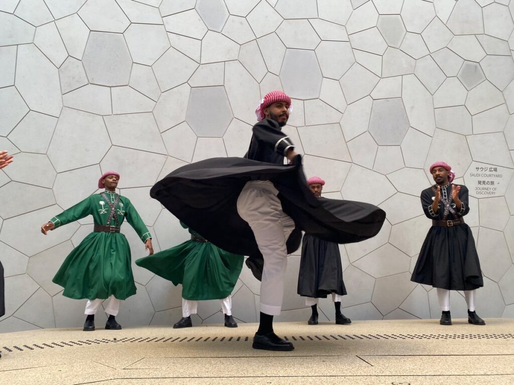 【大阪・関西万博】レストラン直行OK?展示必須?パビリオン別グルメアクセス完全ガイド!各館のおすすめグルメや特徴、注意点などご紹介!