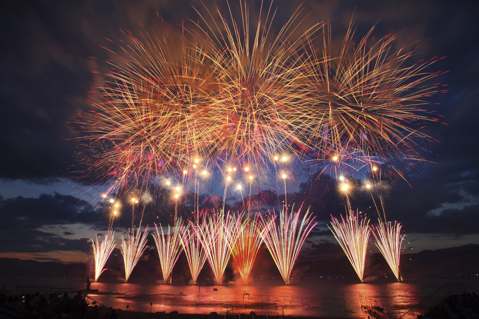 【諏訪市】諏訪湖祭湖上花火大会2025と諏訪湖サマーナイト花火 2025が開催決定│いつから？上がる時間は？どこで見たらいいの？駐車場は？について